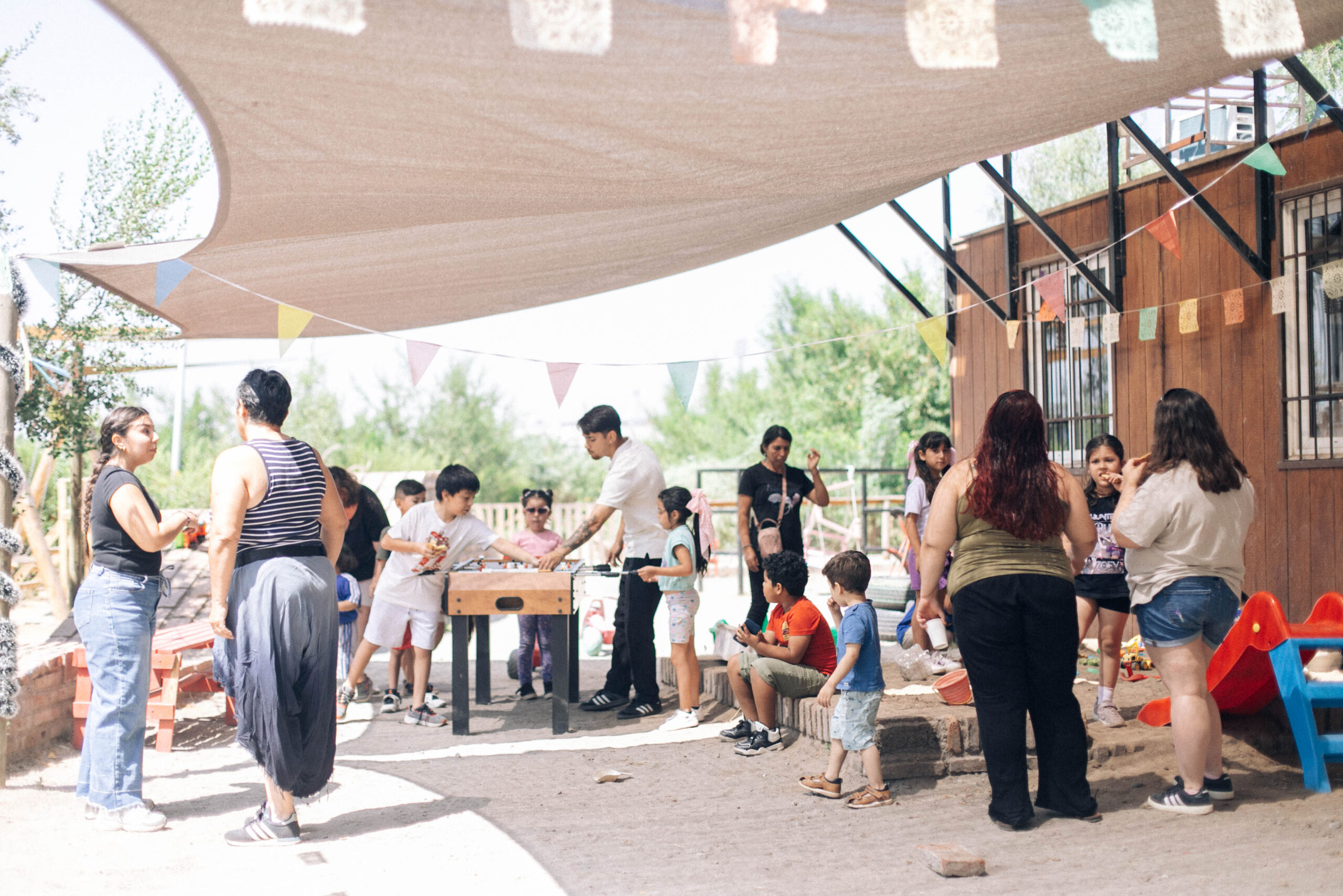 Cuando criar en soledad impacta el bienestar de la niñez
