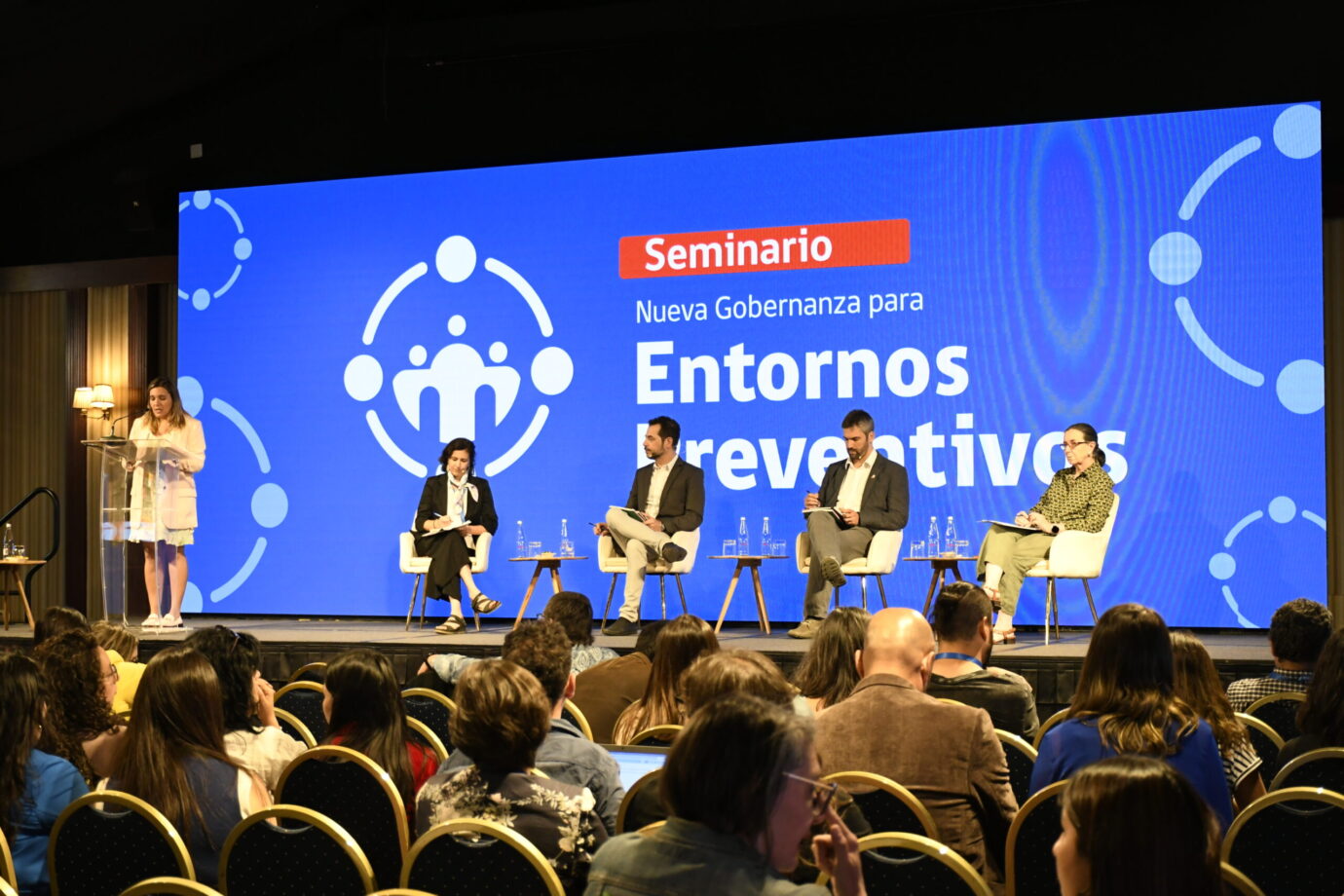 Colunga participa en seminario sobre Nueva Gobernanza para Entornos Preventivos en la niñez