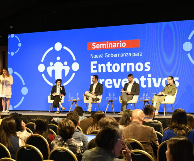 Colunga participa en seminario sobre Nueva Gobernanza para Entornos Preventivos en la niñez