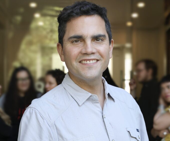 Raúl Valdivia, director ejecutivo de Fundación Sonrisas, El poder de una sonrisa: el impacto social del liderazgo en la salud bucal