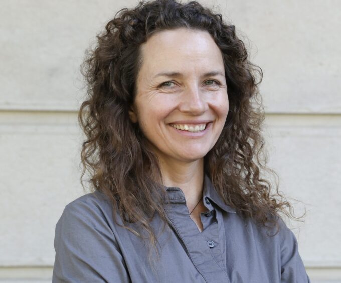 Paula de Solminihac, directora ejecutiva de Nube Lab: “En la sociedad civil somos un coro de voces. Podemos contribuir en hacer pequeñas estaciones base, con los pies en la tierra, porque todos somos súper arraigados”