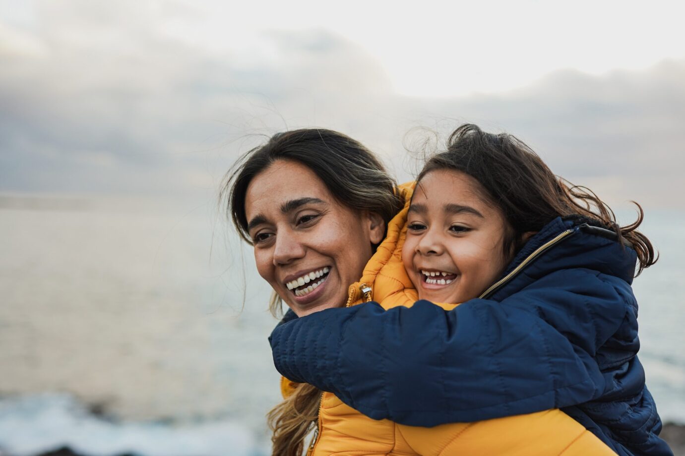 El desafío de criar en Chile: ¿qué nos dice la baja natalidad sobre las condiciones de maternidad?